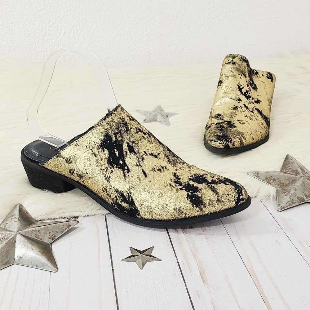 Very Volatile Moonstruck gold Metallic Slide Mules size 9